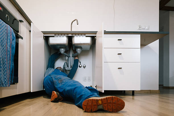 Professional Leak Detection technician working in Mansfield, IL